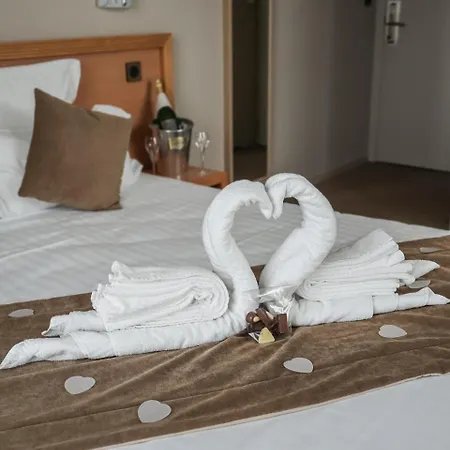 Hotel Le Vouglans - Restaurant La Valouse 3*